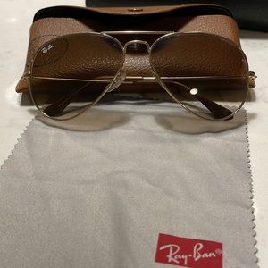 Gold ray-ban aviators